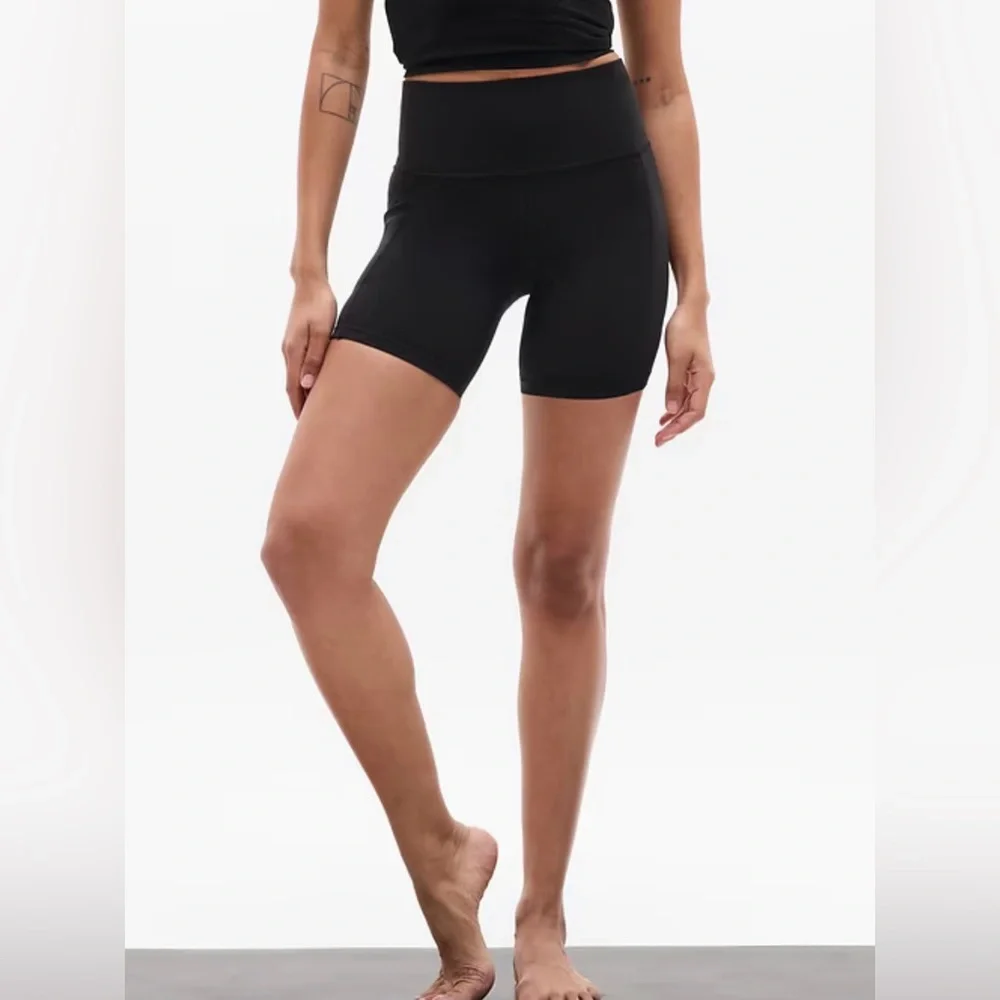 NWT Athleta 1X salutation stash 7’ short - Picture 2 of 9